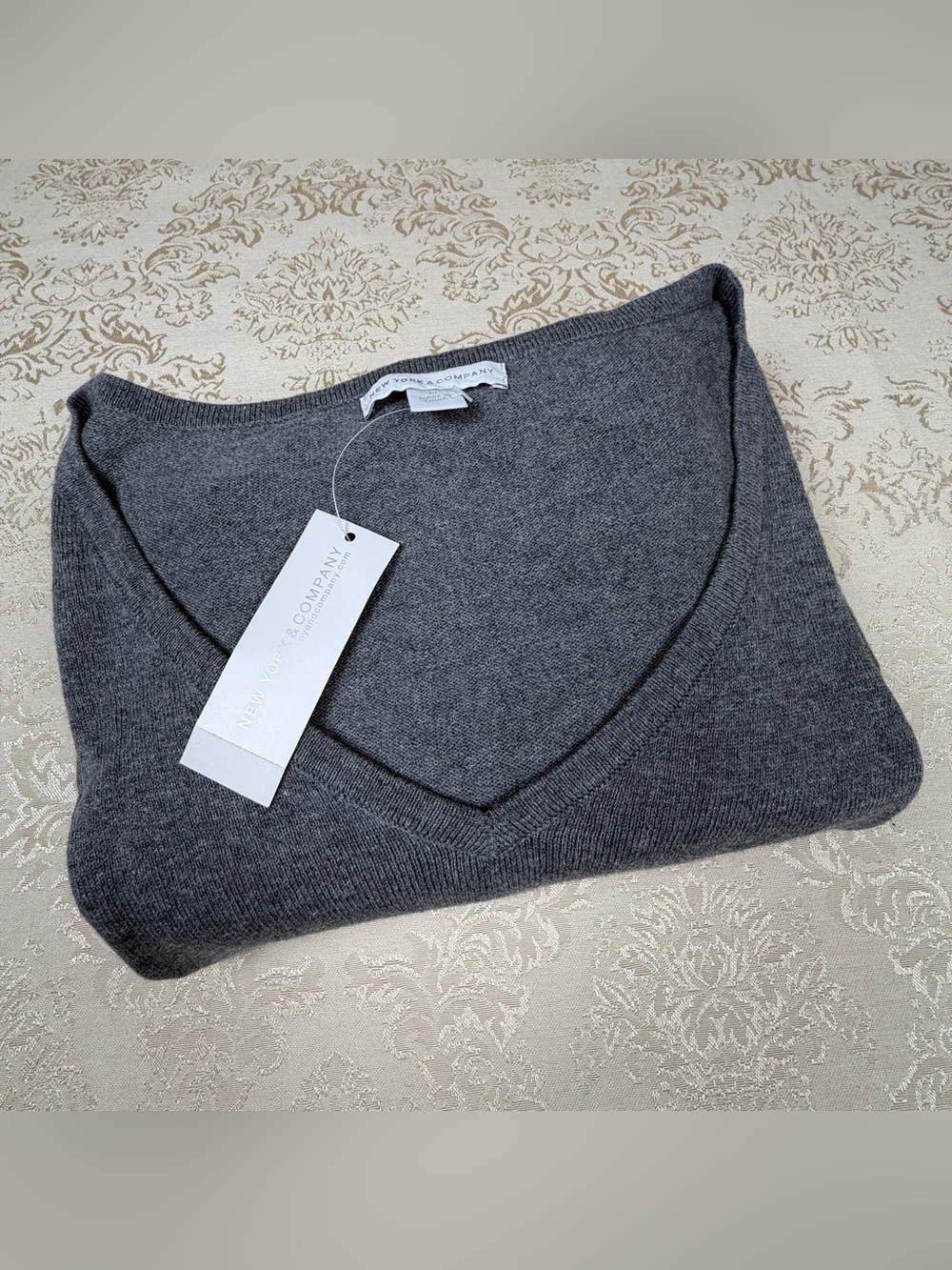 New York & Company Dark Gray V-Neck Sweater, Medium, NWT